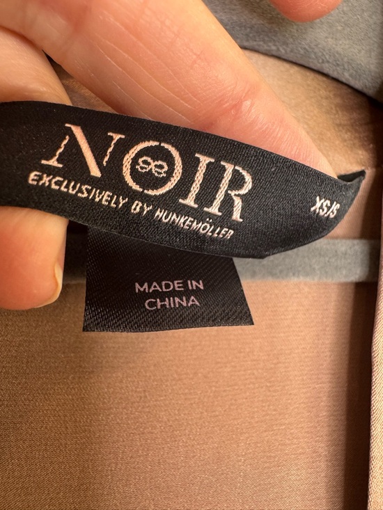 Hunkemöller Noir collection Taupe Lace-Sleeve Satin Robe Kimono Silk - Picture 4 of 11